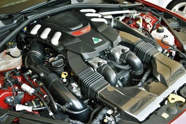 Koshi Carbon Ansaugrohr Kit Carbon Alfa Romeo Giulia